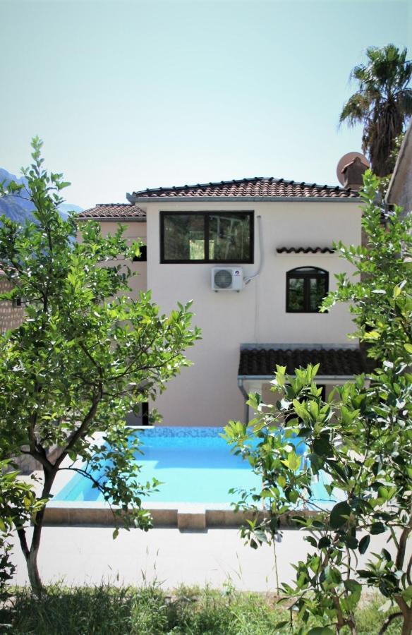 Holiday Home Ametist Котор Екстериор снимка